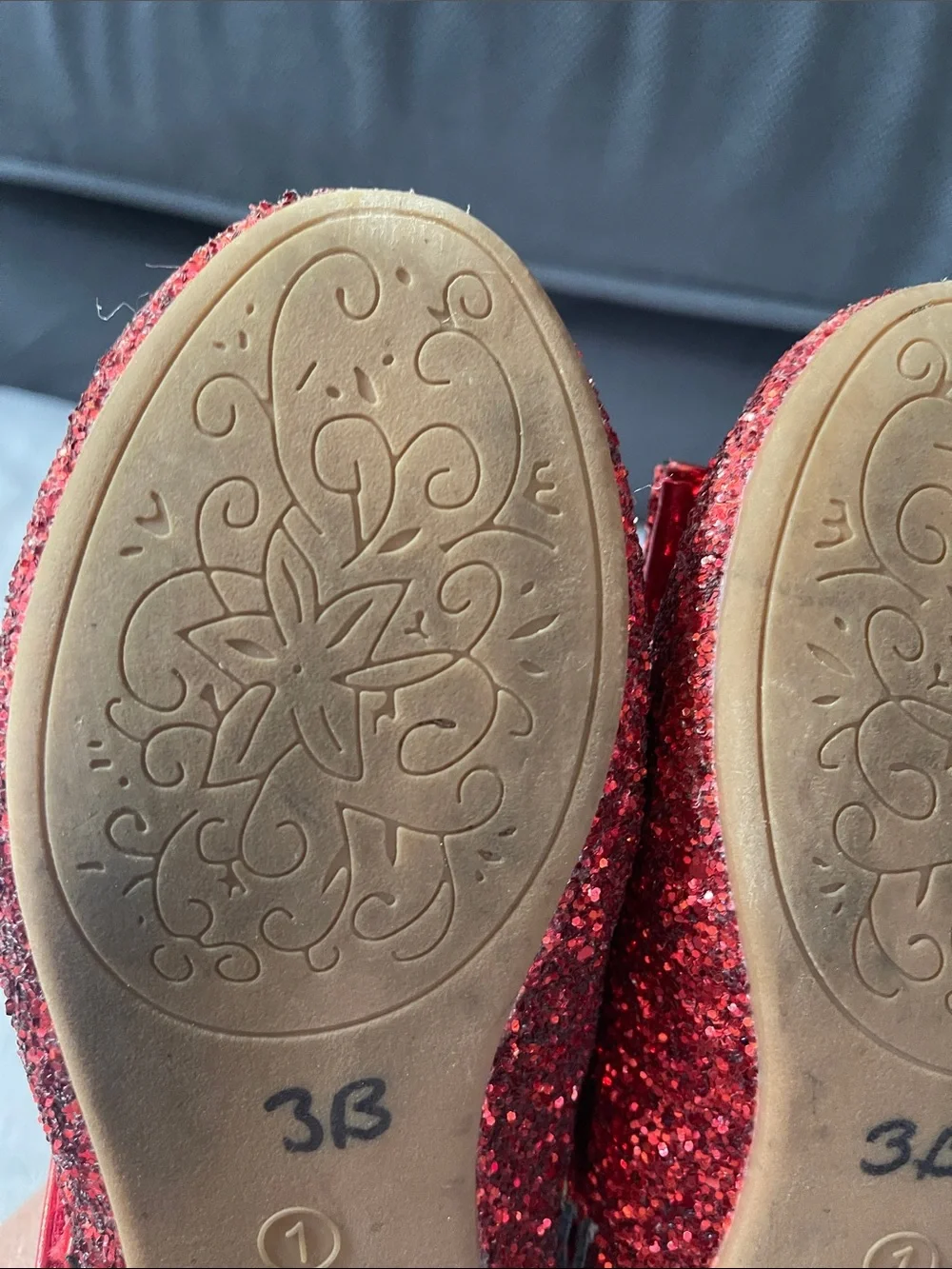 Parrosso Girls Red Glitter Mary Jane Dress Shoes with Bow size 1
